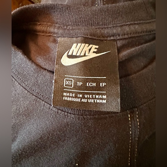 Very Gently Used!🤩NIKE!😎Athletic/Bat Wing/t-shirt/Size-XS - Picture 8 of 10